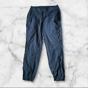 Athleta Jogger/Travel Pants‎ Gray Pockets Nylon Blend Textured Sz 6 snap closure